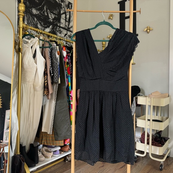 Reiss | Leonora Draped Silk Textured Mini Dress in Black Lace Detail Hidden Zip - Picture 8 of 9